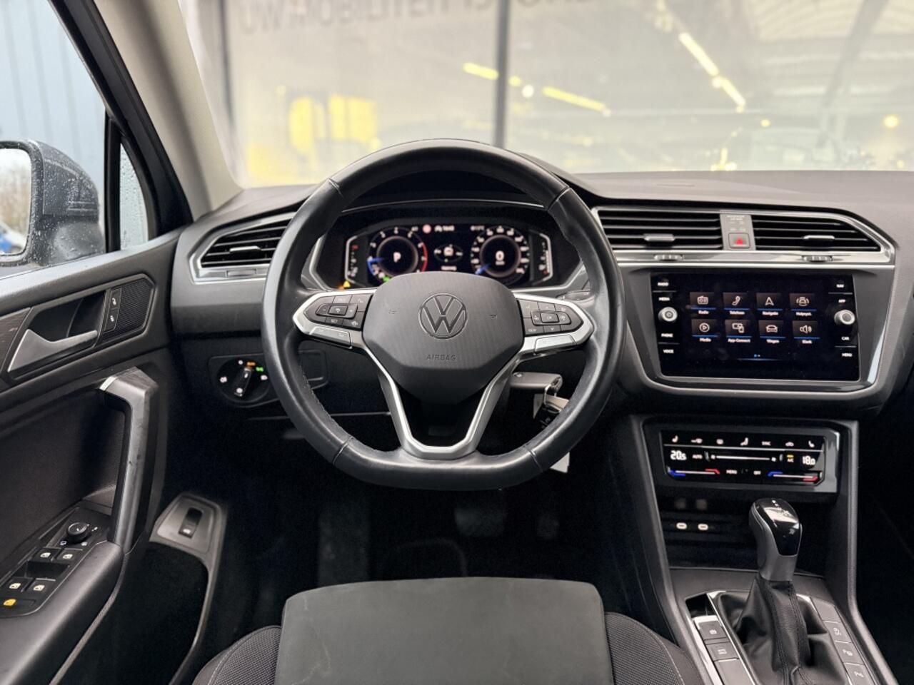 Volkswagen TIGUAN Allspace 1.5 TSI Life Business | Virtual Cockpit | Trekhaak | Navigatie