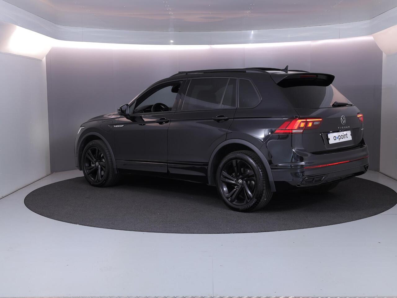 Volkswagen TIGUAN 1.4 TSI eHybrid R-Line Business 245 PK PHEV | Navigatie | Panorama dak | Black Style | Assistentie pakket | Parkeer camera |