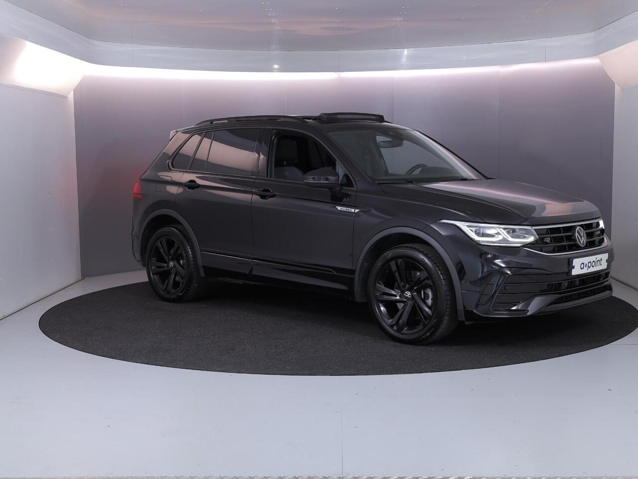 Volkswagen TIGUAN 1.4 TSI eHybrid R-Line Business 245 PK PHEV | Navigatie | Panorama dak | Black Style | Assistentie pakket | Parkeer camera |