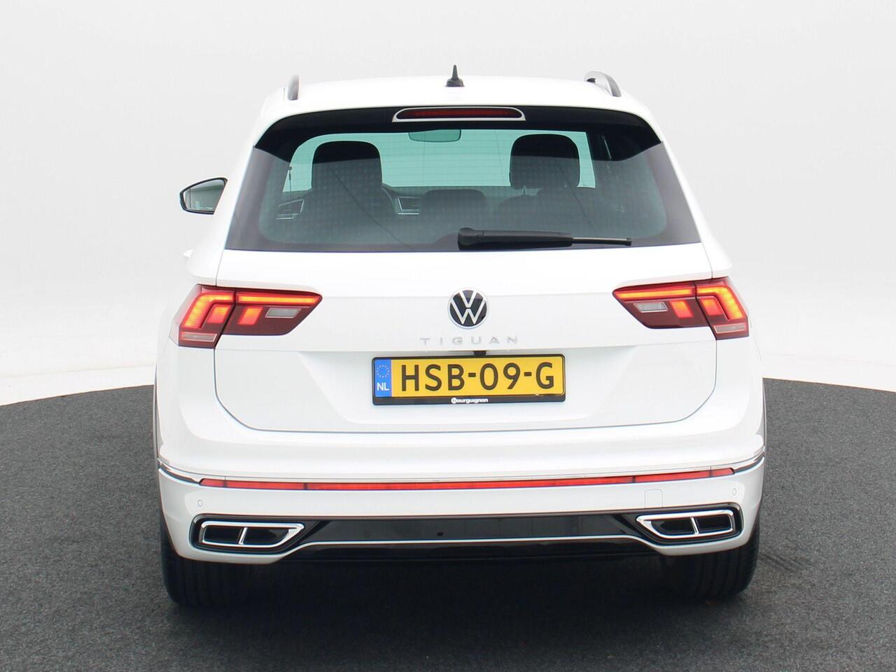 Volkswagen TIGUAN 1.5 TSi 150 Pk Automaat R-Line | Adaptive Cruise | Climate Control | Navigatie | Camera | Carplay | 19 Inch | 17.821 Km!!