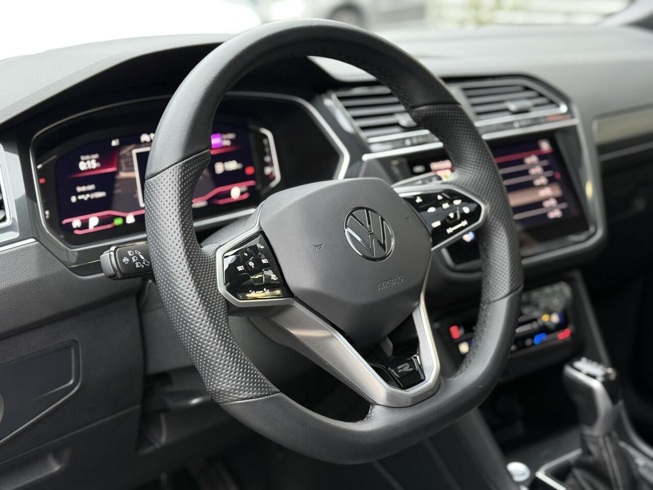 Volkswagen TIGUAN 1.5 eTSI R-Line Edition l Pano l Harman Kardon l Stoelverwarming l Adpt Cruise l Black Pakket