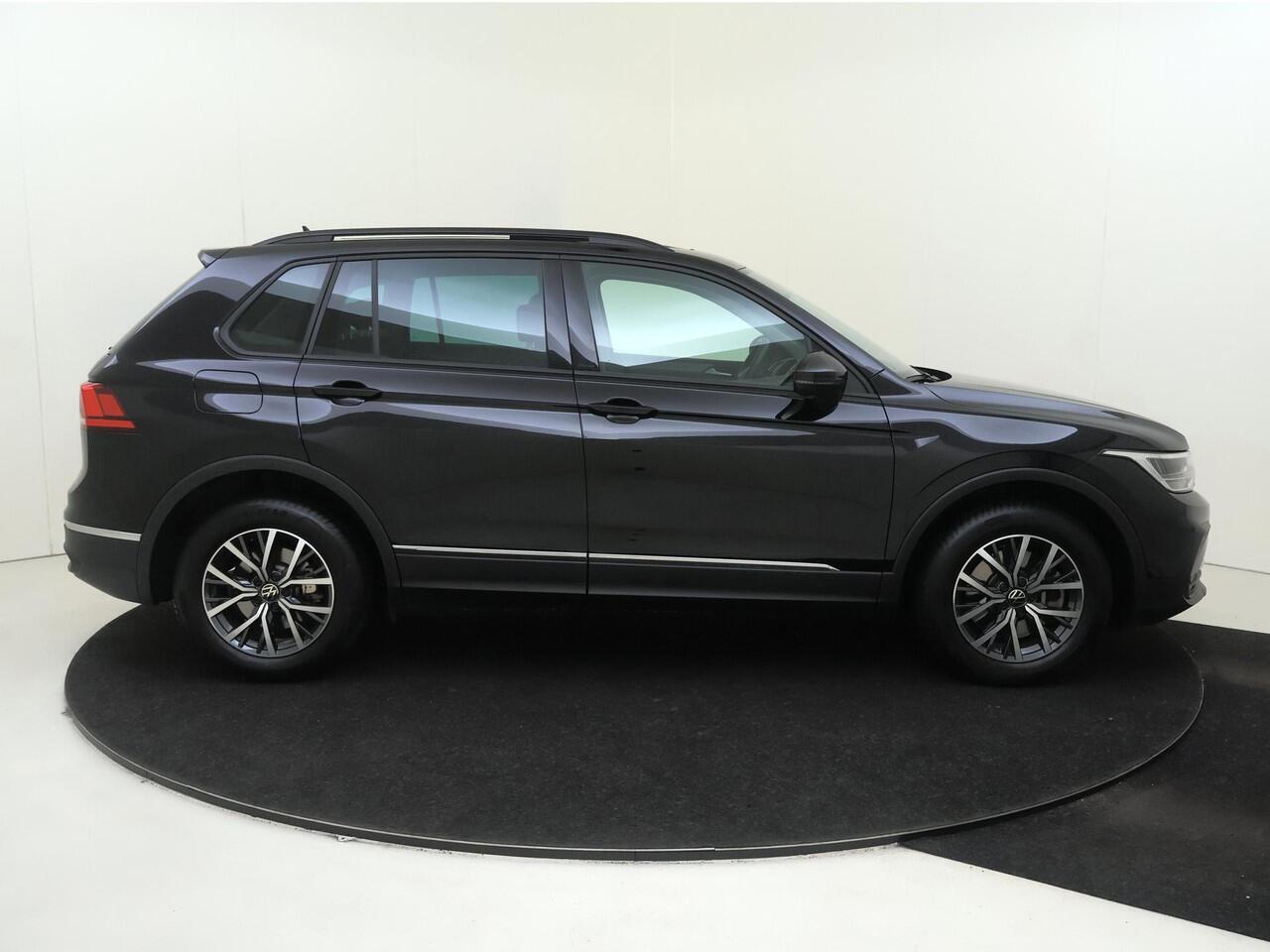 Volkswagen TIGUAN 1.4 TSI eHybrid Life | Panoramadak | Achteruitrijcamera | 3-zone airco | Adaptieve cruise control | CarPlay | Navigatie | Stoel- en stuurwielverwarming |