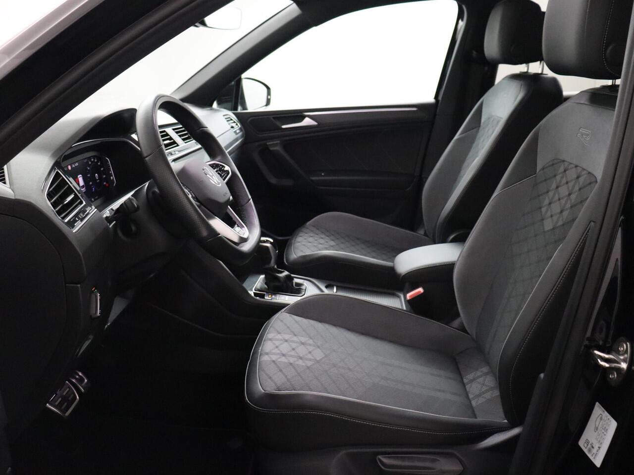 Volkswagen TIGUAN Allspace 1.5 TSI R-Line Business 7 Persoons! | Panoramadak | ACC | IQ Light!