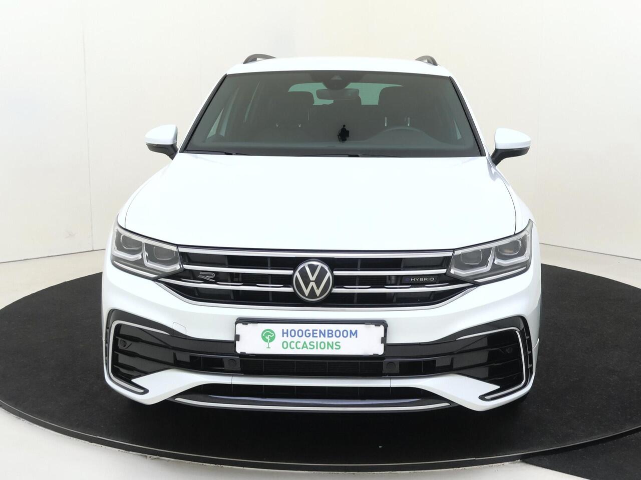 Volkswagen TIGUAN 1.4 TSI eHybrid R-Line Business | SoH 100% | Achteruitrijcamera | Adaptieve cruise control | 3-zone airco | Dodehoek detectie | Keyless | CarPlay | Parkeerassistent | Digital cockpit |