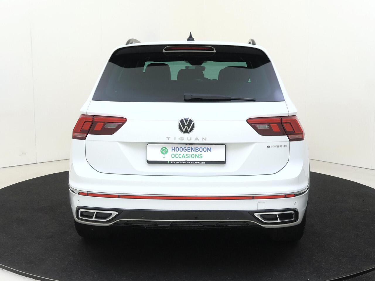 Volkswagen TIGUAN 1.4 TSI eHybrid R-Line Business | SoH 100% | Achteruitrijcamera | Adaptieve cruise control | 3-zone airco | Dodehoek detectie | Keyless | CarPlay | Parkeerassistent | Digital cockpit |