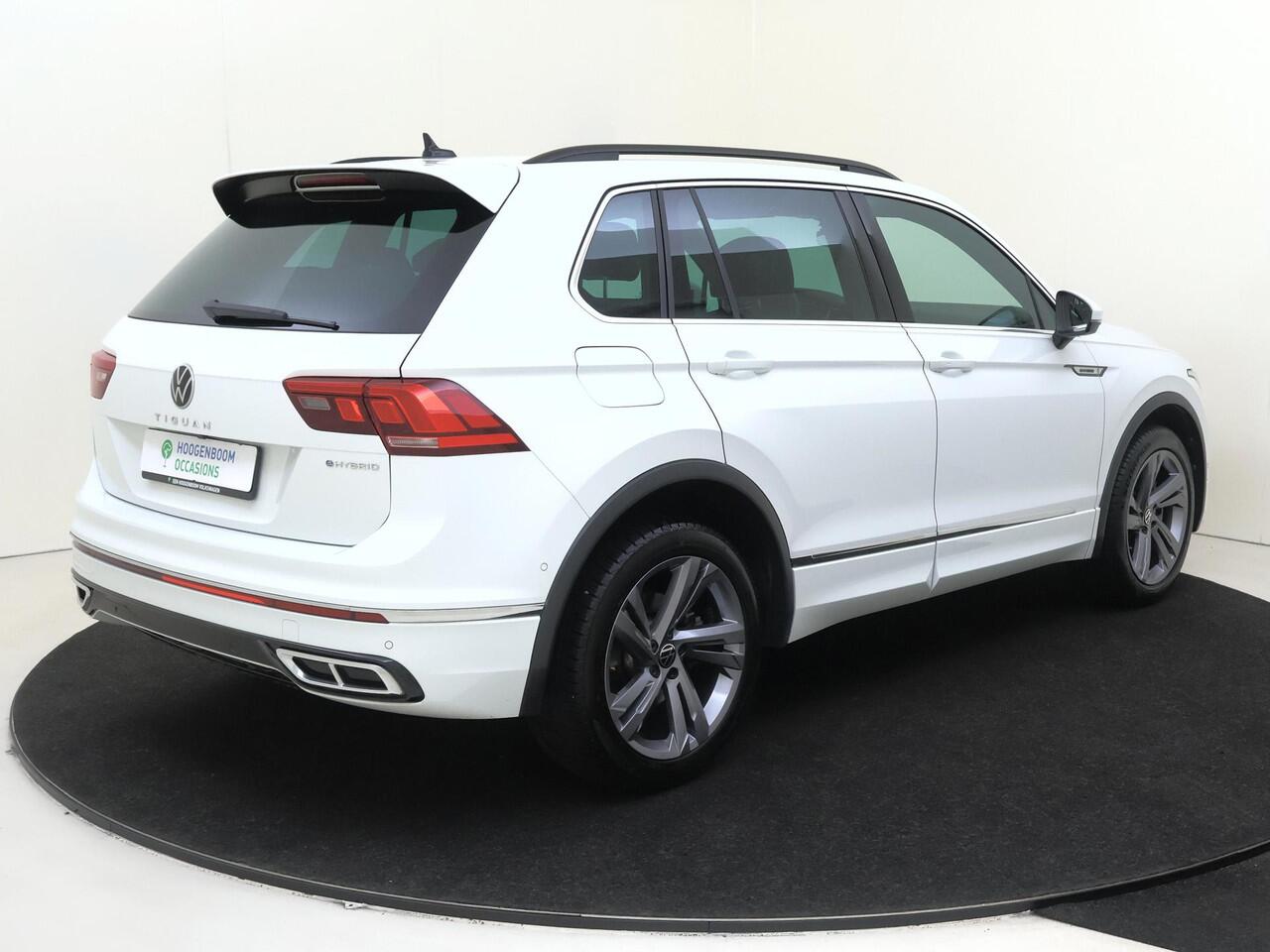 Volkswagen TIGUAN 1.4 TSI eHybrid R-Line Business | SoH 100% | Achteruitrijcamera | Adaptieve cruise control | 3-zone airco | Dodehoek detectie | Keyless | CarPlay | Parkeerassistent | Digital cockpit |