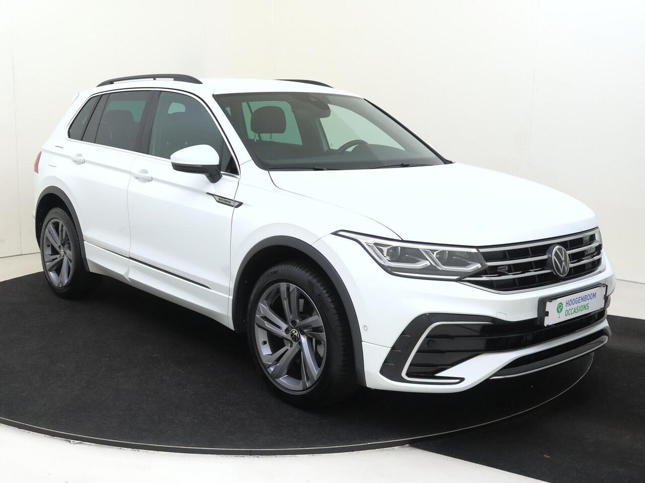 Volkswagen TIGUAN 1.4 TSI eHybrid R-Line Business | SoH 100% | Achteruitrijcamera | Adaptieve cruise control | 3-zone airco | Dodehoek detectie | Keyless | CarPlay | Parkeerassistent | Digital cockpit |