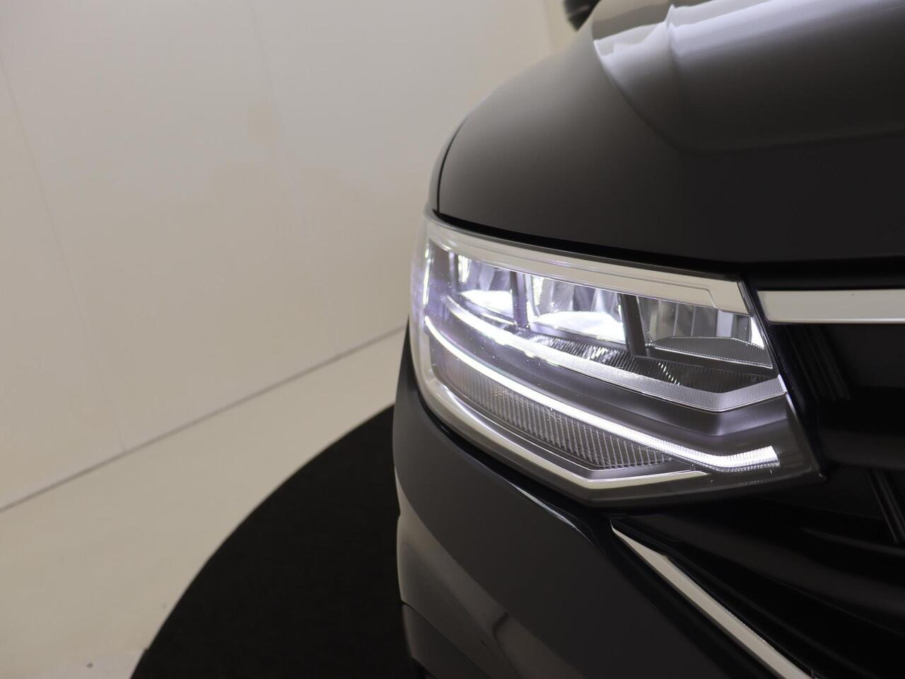 Volkswagen TIGUAN 1.4 TSI eHybrid Life | Achteruitrijcamera | Adaptieve cruise control | 3-zone airco | Dodehoek detectie | Keyless | CarPlay | Navigatie | Digital cockpit |