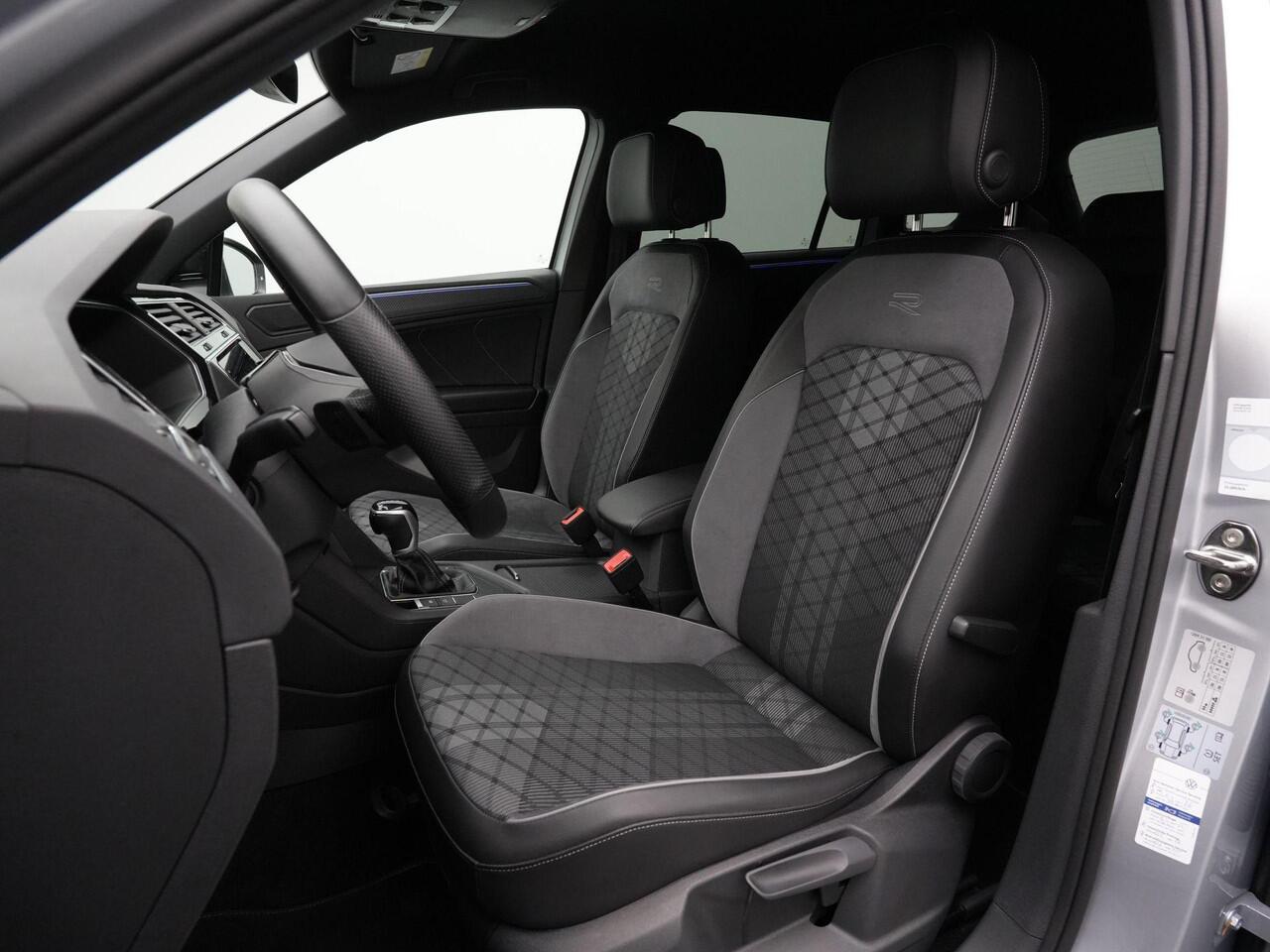 Volkswagen TIGUAN 1.4 TSI eHybrid 245 pk R-Line Business | Trekhaak | IQ Light | Stuur-/stoelverwarming | Achteruitrijcamera