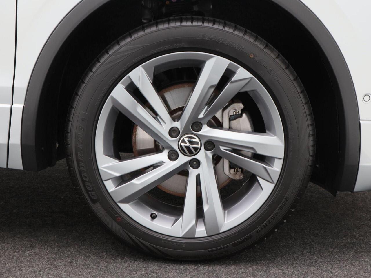 Volkswagen TIGUAN 1.4 TSi 245 Pk eHybrid Automaat R-Line Business+ | Full LED | Adaptive Cruise | Keyless | Camera | 19 Inch | 28.624 Km!!