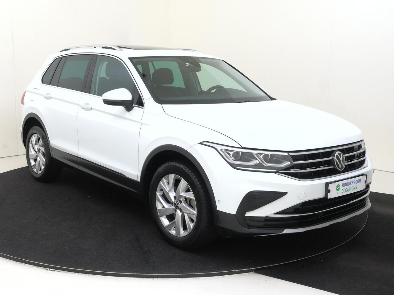 Volkswagen TIGUAN 1.4 TSI eHybrid Elegance | SoH 91% | Panoramadak | Achteruitrijcamera | 3-zone airco | LED matrix verlichting | Keyless | Adaptieve cruise control | CarPlay | Navigatie |