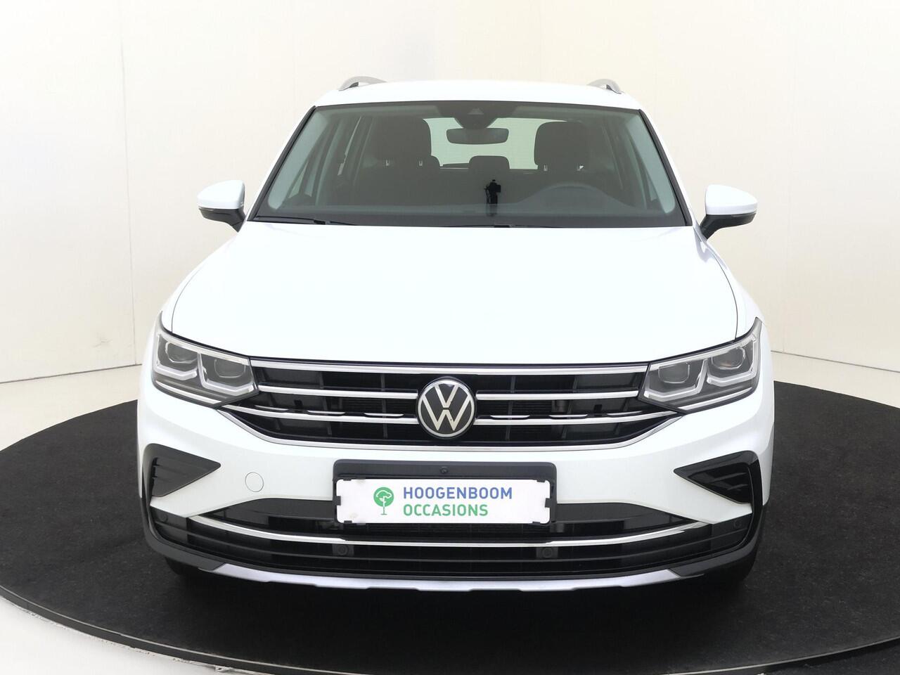 Volkswagen TIGUAN 1.4 TSI eHybrid Elegance | SoH 100% | 360 camera | Head-up display | Adaptieve cruise control | 3 zone airco | LED matrix verlichting | Dodehoek detectie | Keyless | CarPlay |