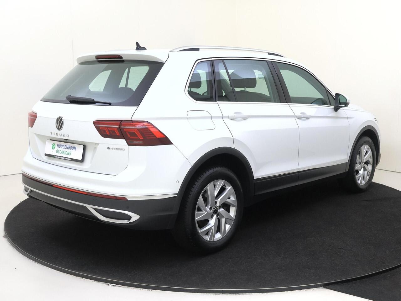 Volkswagen TIGUAN 1.4 TSI eHybrid Elegance | SoH 100% | 360 camera | Head-up display | Adaptieve cruise control | 3 zone airco | LED matrix verlichting | Dodehoek detectie | Keyless | CarPlay |