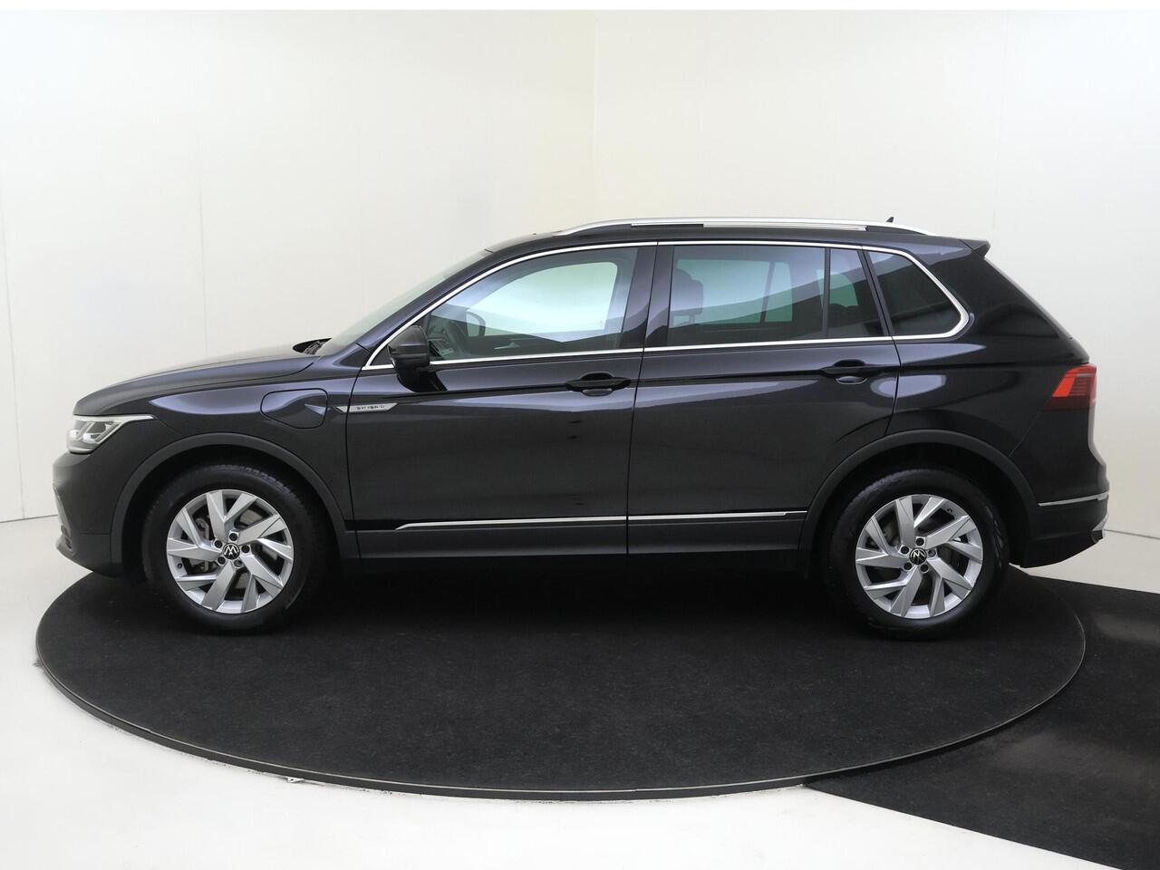 Volkswagen TIGUAN 1.4 TSI eHybrid Elegance | SoH 100% | Panoramadak | Trekhaak | 360 camera | 3-zone airco | Adaptieve cruise control | Keyless | Dodehoek detectie |