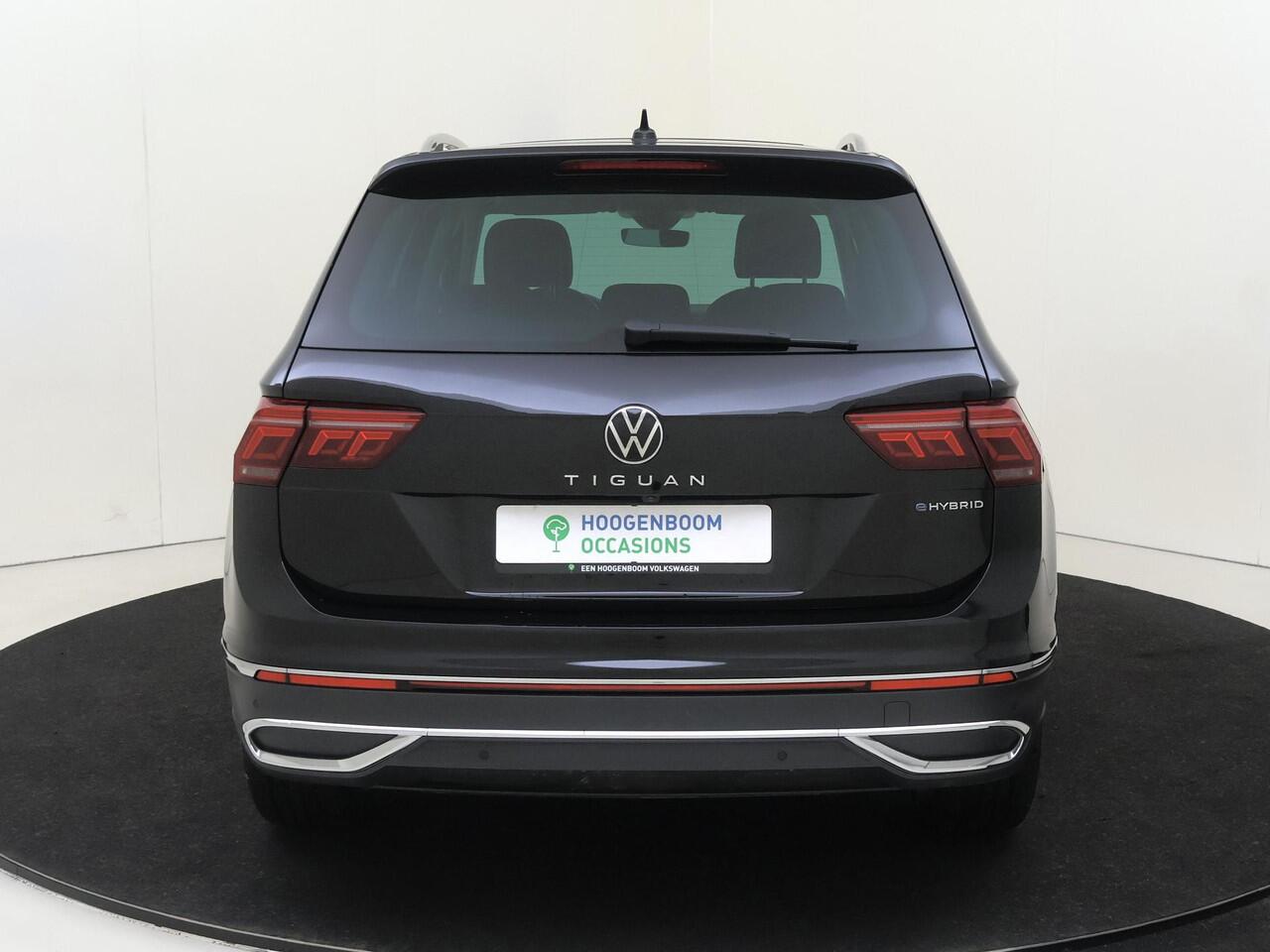 Volkswagen TIGUAN 1.4 TSI eHybrid Elegance | SoH 100% | Panoramadak | Trekhaak | 360 camera | 3-zone airco | Adaptieve cruise control | Keyless | Dodehoek detectie |