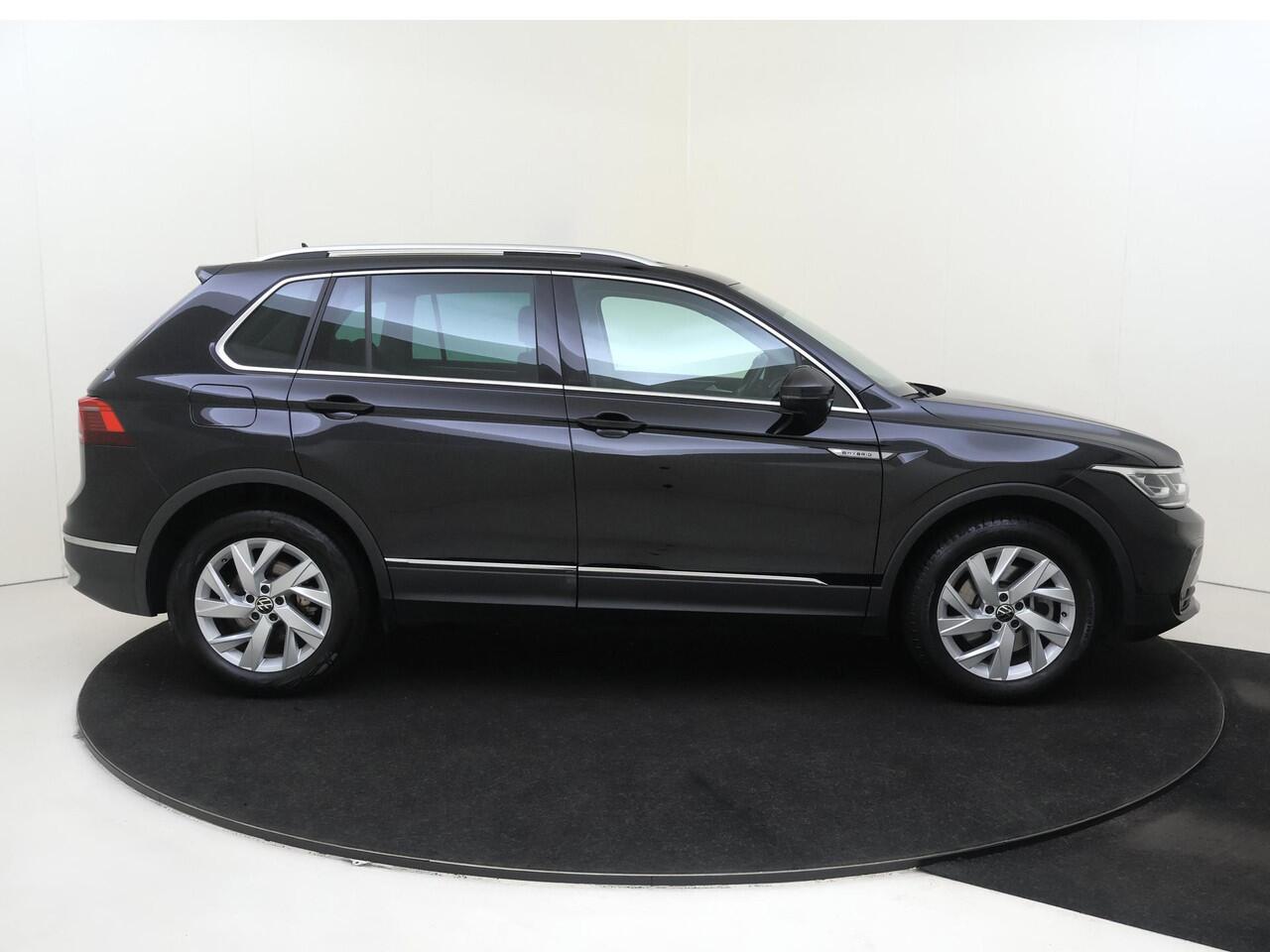Volkswagen TIGUAN 1.4 TSI eHybrid Elegance | SoH 100% | Panoramadak | Trekhaak | 360 camera | 3-zone airco | Adaptieve cruise control | Keyless | Dodehoek detectie |