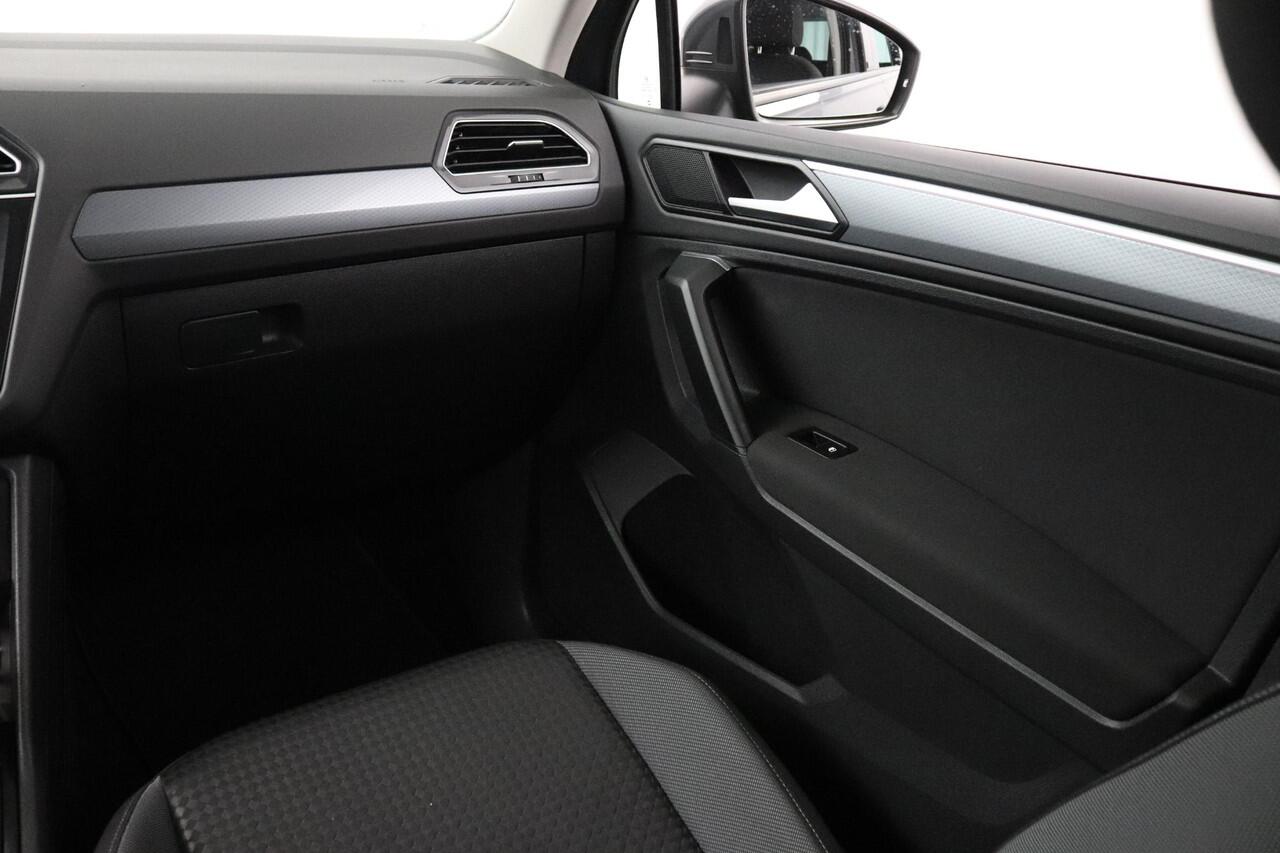 Volkswagen TIGUAN 1.4 TSI 245pk DSG eHybrid Active | Trekhaak 1800kg. | Virtual Cockpit | Camera | Stoelverwarming |