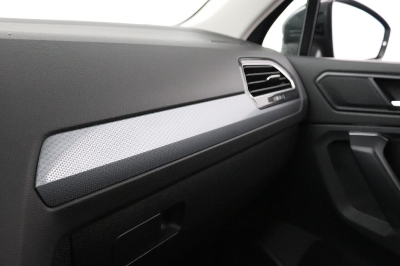 Volkswagen TIGUAN 1.4 TSI 245pk DSG eHybrid Active | Trekhaak 1800kg. | Virtual Cockpit | Camera | Stoelverwarming |