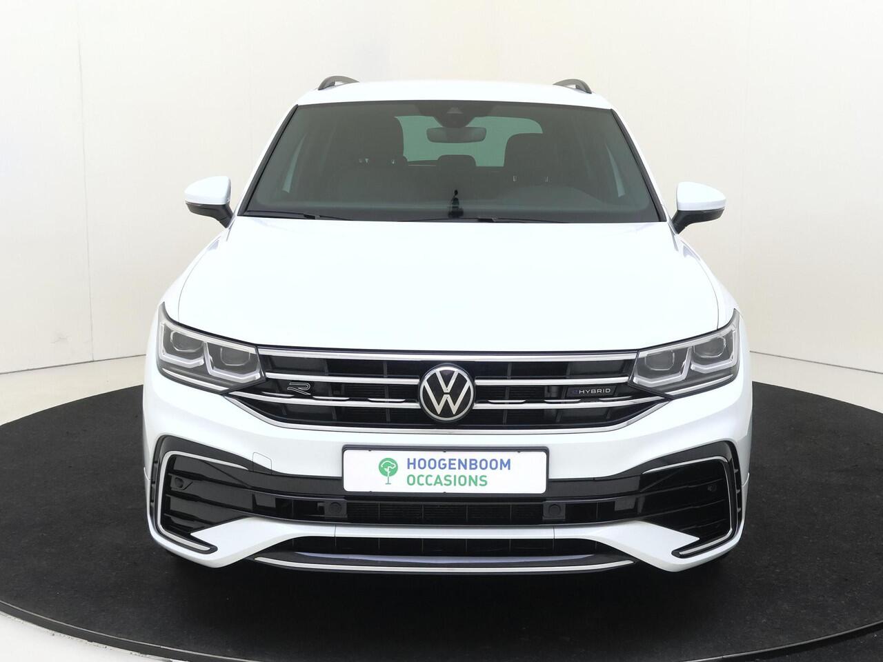 Volkswagen TIGUAN 1.4 TSI eHybrid R-Line Business | SoH 99% | Trekhaak | Parkeerassistent | Dodehoek detectie | Navigatie | Adaptieve cruise control | Keyless | Stoel- en stuurwielverwarming | LED matrix verlichting |