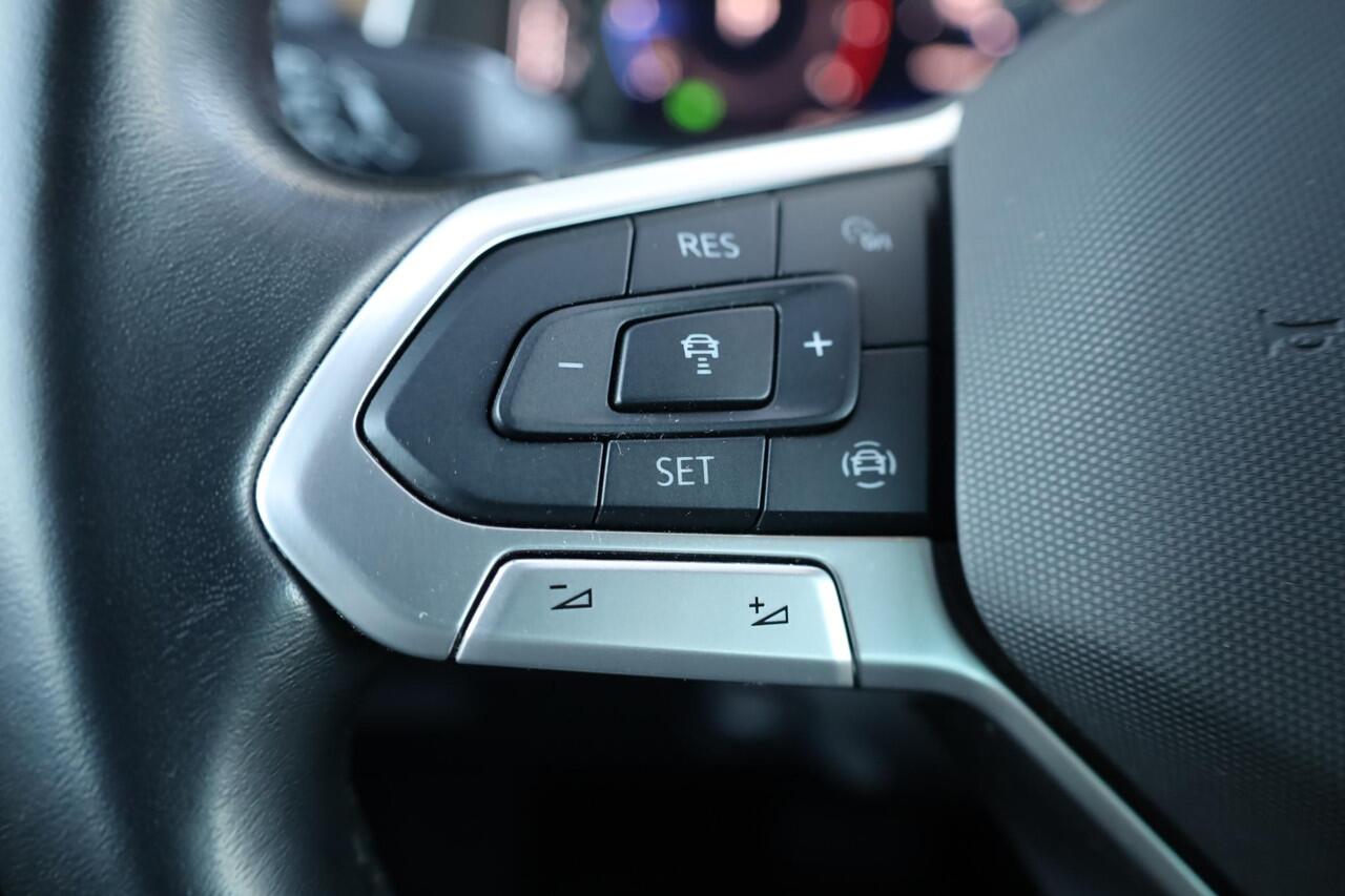 Volkswagen TIGUAN 1.5 TSI Life Business 110KW/150PK DSG, NL auto dealer onderhouden, Trekhaak, Navigatie, elektrische achterklep, digital cockpit pro, keyless entry, chroom pakket, spiegel pakket