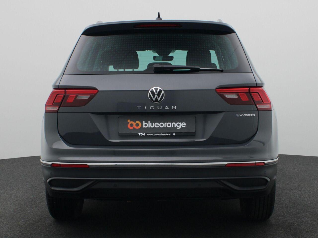 Volkswagen TIGUAN 1.4 TSI eHybrid Life Business 245PK DSG elek. bedienbare achterklep, achteruitrijcamera, keyless, full led, adaptive cruise, lane assist, navigatie, 17" lichtmetaal