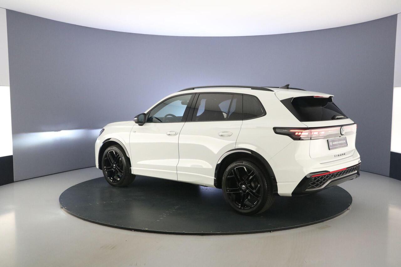 Volkswagen TIGUAN R-Line Edition 1.5 eTSI 150pk DSG Automaat Black style, Adaptive cruise control, Elektrische achterklep, Achteruitrijcamera, LED koplampen, Stuurwiel verwarmd