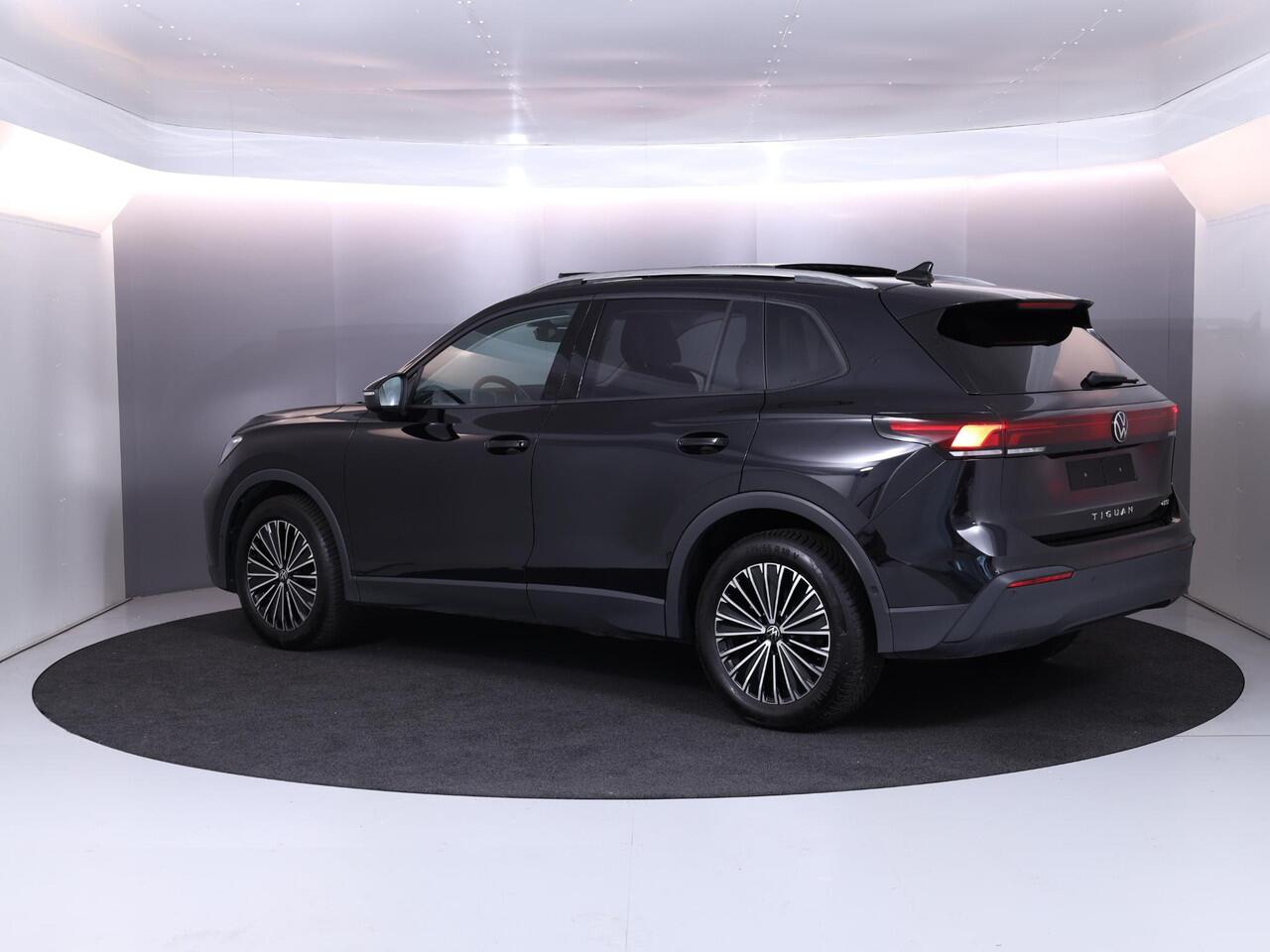 Volkswagen TIGUAN 1.5 eTSI Life Edition 130 pk Automaat (DSG) | Verlengde garantie | Navigatie | Panoramadak | Elektr. trekhaak | Parkeersensoren (Park assist) | Achteruitrijcamera |