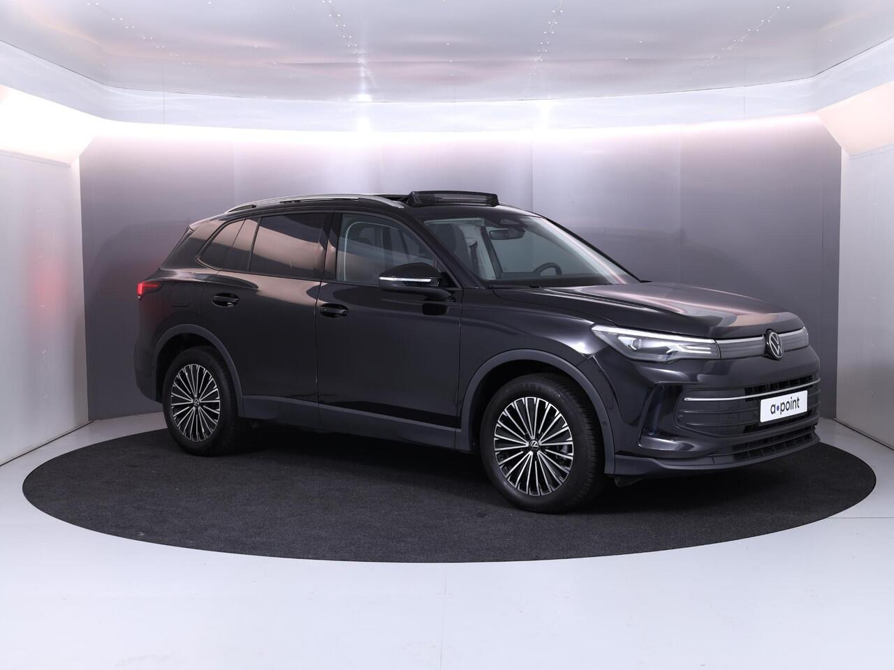 Volkswagen TIGUAN 1.5 eTSI Life Edition 130 pk Automaat (DSG) | Verlengde garantie | Navigatie | Panoramadak | Elektr. trekhaak | Parkeersensoren (Park assist) | Achteruitrijcamera |