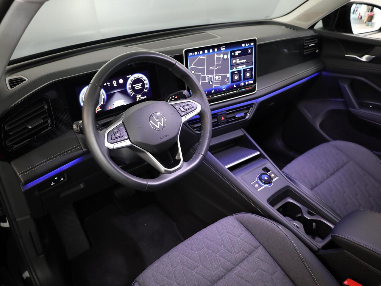 Volkswagen TIGUAN 1.5 eTSI Life Edition 130 pk Automaat (DSG) | Verlengde garantie | Navigatie | Panoramadak | Elektr. trekhaak | Parkeersensoren (Park assist) | Achteruitrijcamera |