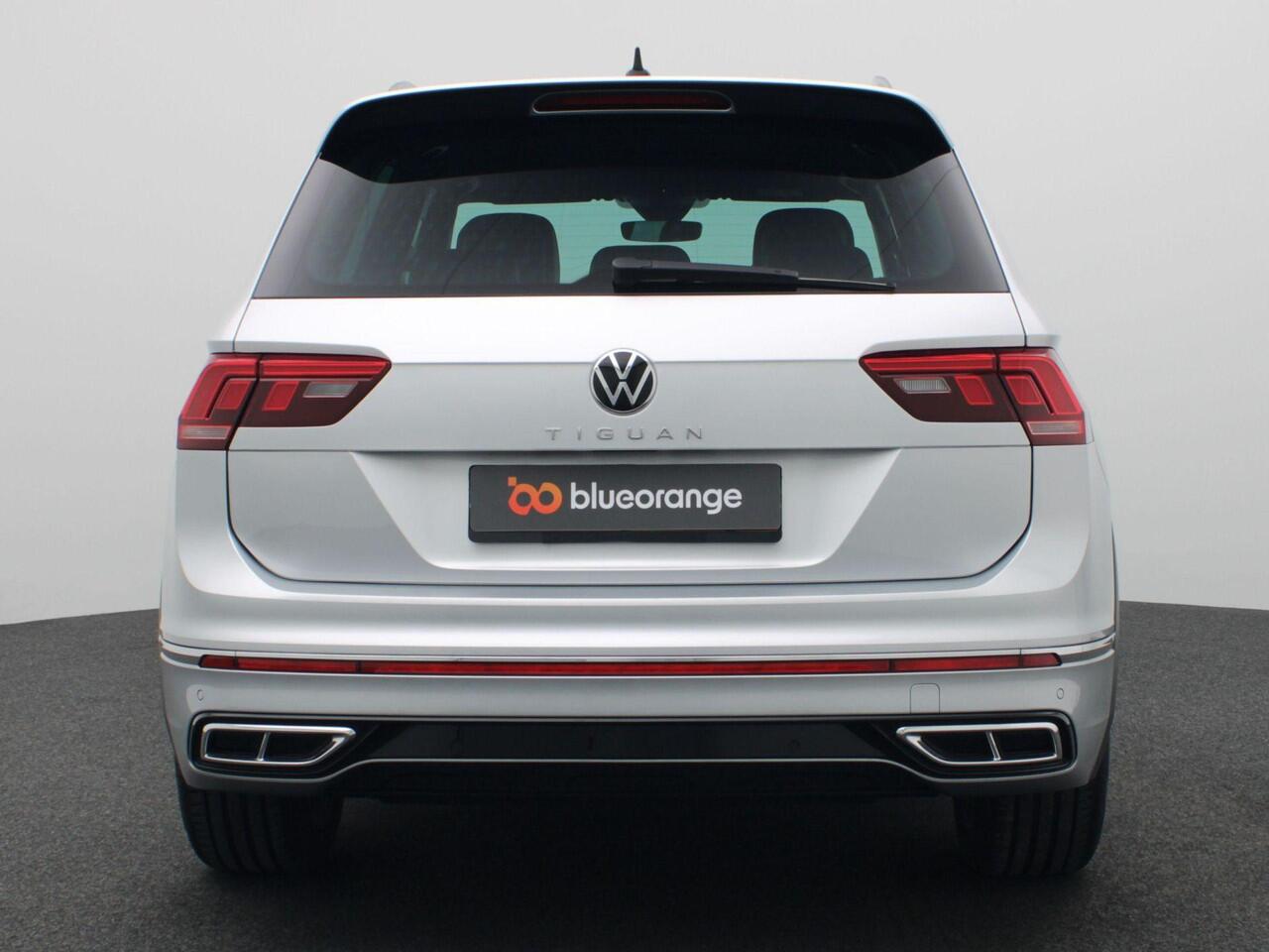 Volkswagen TIGUAN 1.5 TSI R-Line Business 150PK DSG full led, navi via apple carplay/android auto, clima, pdc voor en achter, lane assist, 19" lichtmetaal, adaptive cruise