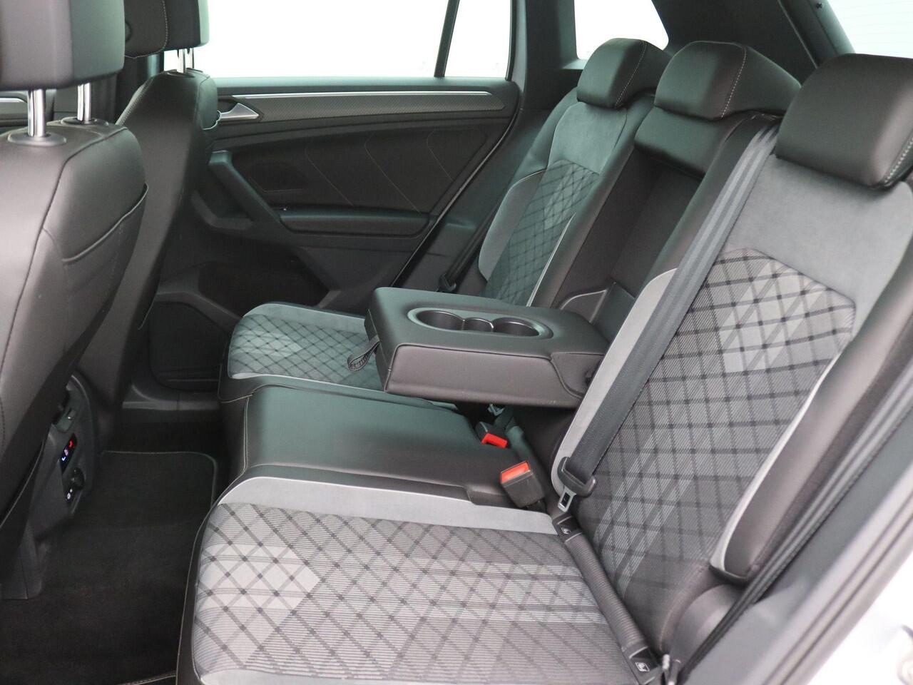 Volkswagen TIGUAN 1.5 TSI R-Line Business 150PK DSG full led, navi via apple carplay/android auto, clima, pdc voor en achter, lane assist, 19" lichtmetaal, adaptive cruise