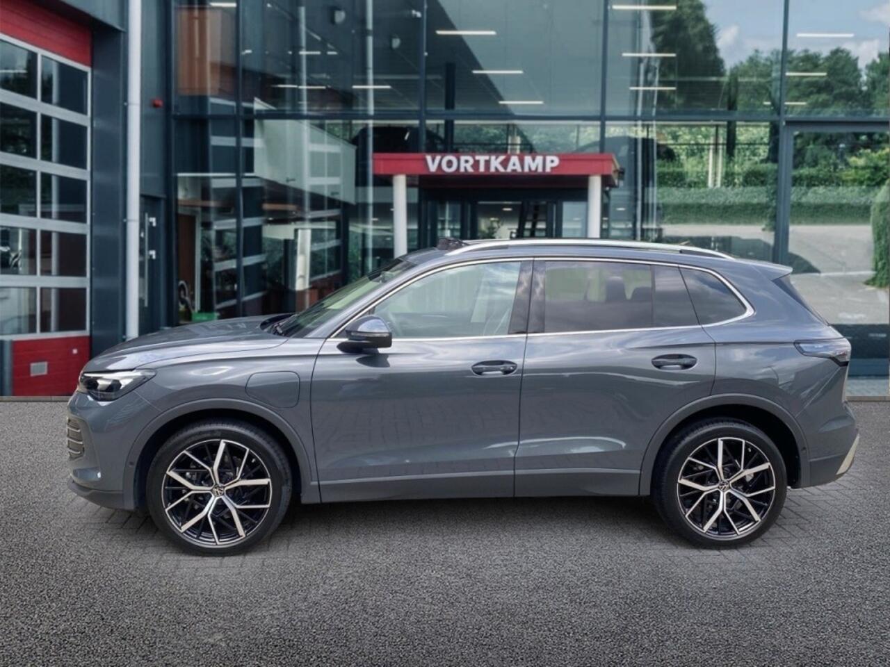 Volkswagen TIGUAN 1.5 TSI EHYBRID ELEGANCE PANO-DAK/360-CAMERA/TREKHAAK/NAVI/CARPLAY/ACC/