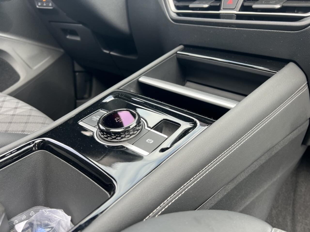 Volkswagen TIGUAN 1.5 eTSI DSG R-Line Pano Blackstyle Trekhaak IQ