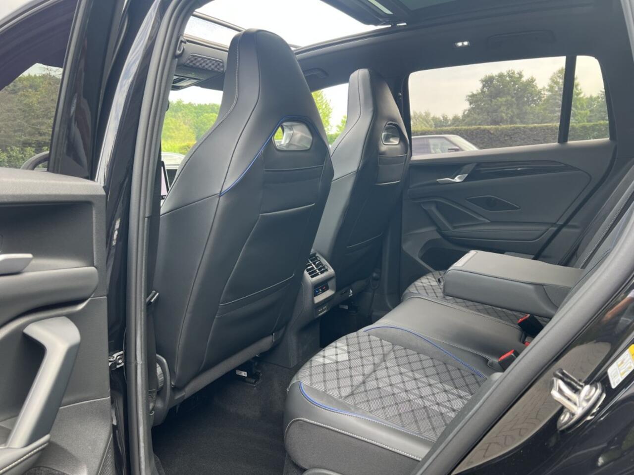 Volkswagen TIGUAN 1.5 eTSI DSG R-Line Pano Blackstyle Trekhaak IQ