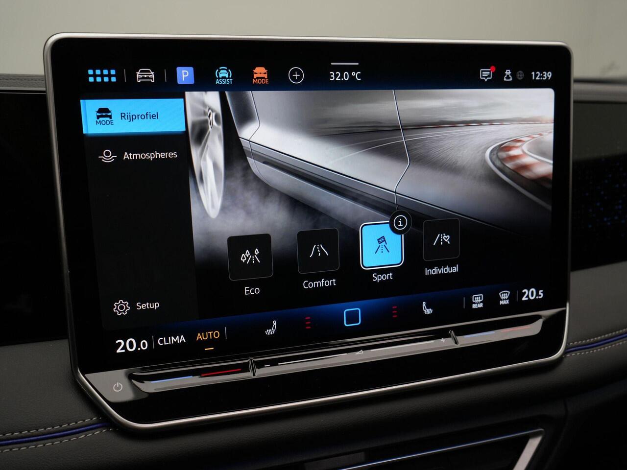 Volkswagen TIGUAN 1.5 eTSI 150 pk DSG R-Line Edition | Panoramadak | Trekhaak | Stuur-/stoelverwarming | Achteruitrijcamera | Massage