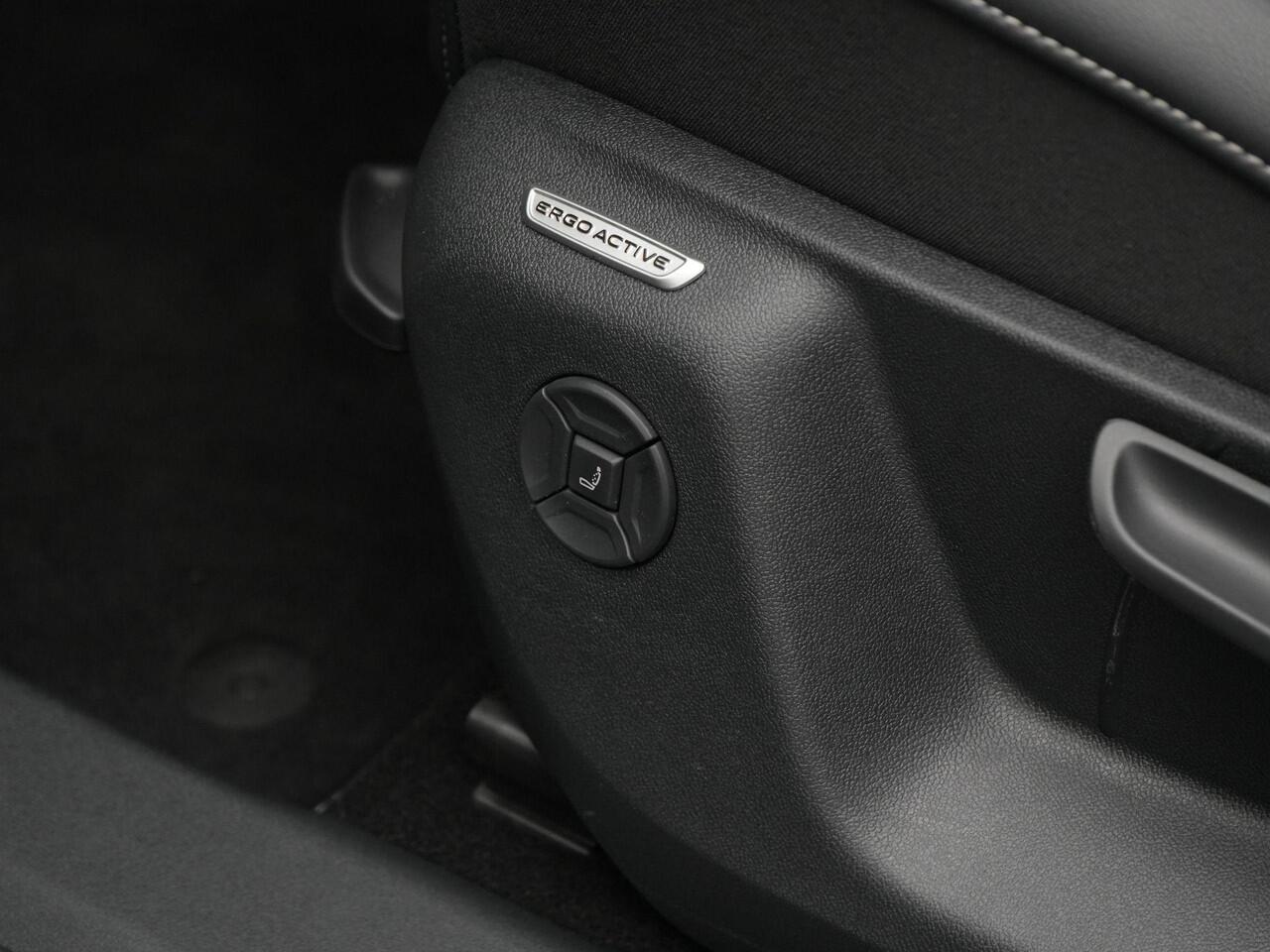 Volkswagen TIGUAN 1.5 eTSI 150 pk DSG R-Line Edition | Panoramadak | Trekhaak | Stuur-/stoelverwarming | Achteruitrijcamera | Massage