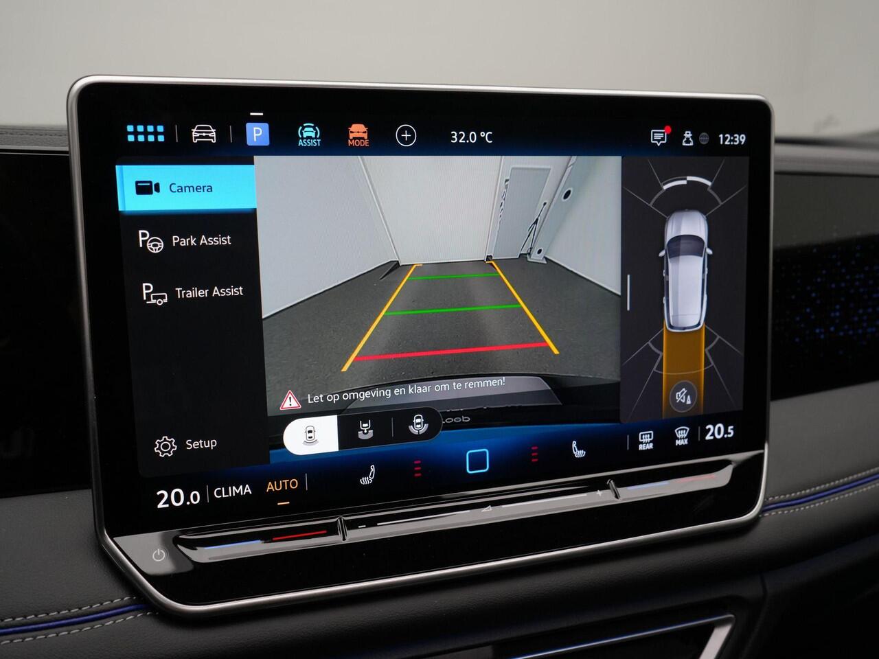 Volkswagen TIGUAN 1.5 eTSI 150 pk DSG R-Line Edition | Panoramadak | Trekhaak | Stuur-/stoelverwarming | Achteruitrijcamera | Massage