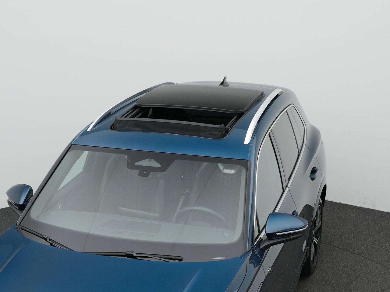 Volkswagen TIGUAN 1.5 eHybrid 204 pk DSG R-Line Edition | Panoramadak | Stoel-/stuurverwarming | Park Assist Plus | Side Assist | Carplay | ergoActive Sportstoelen | 20 inch