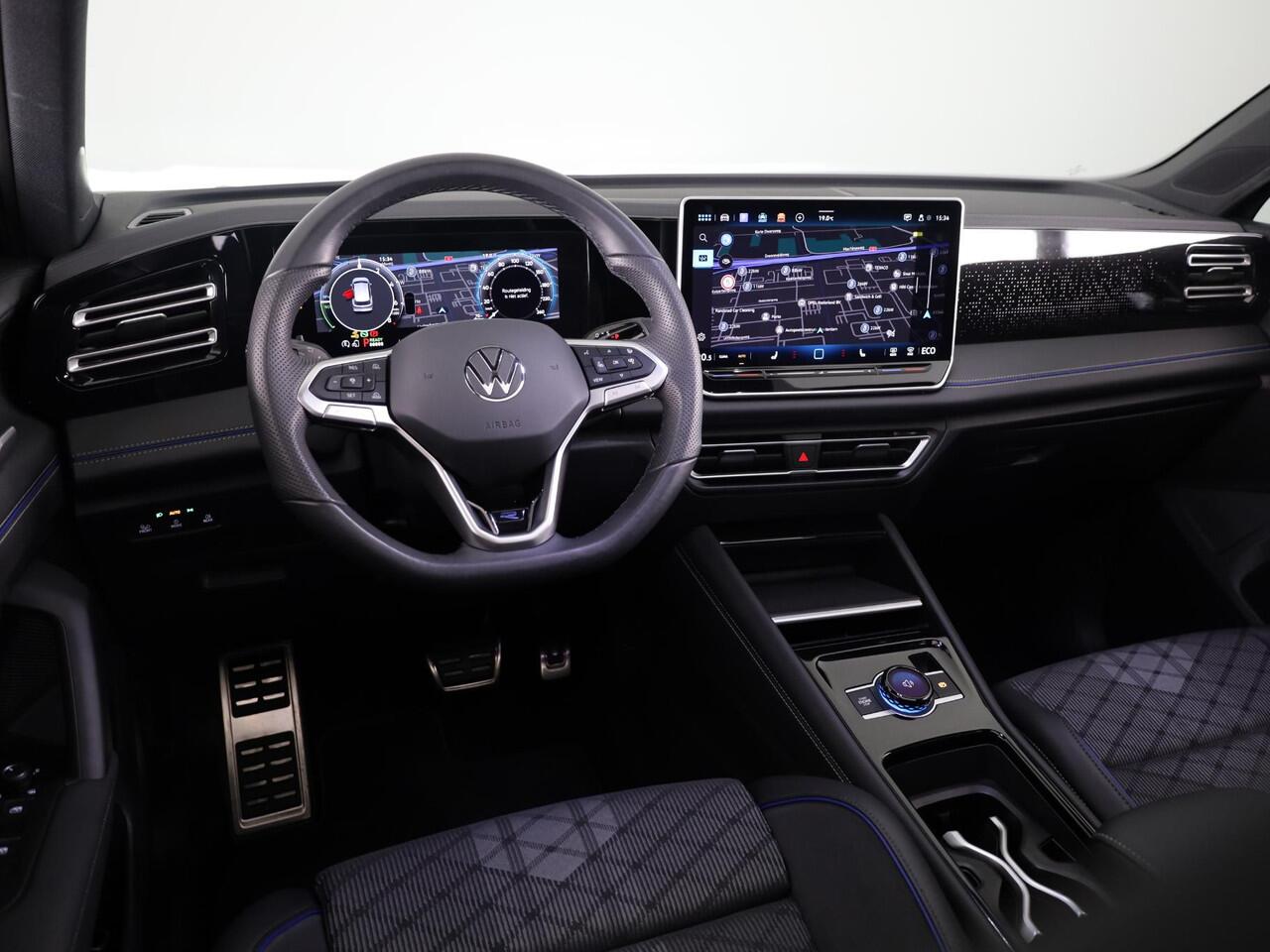 Volkswagen TIGUAN 1.5 eHybrid R-Line Business 204 PK | Panoramaschuif-kanteldak | 20" lm velgen 'leeds' | Comfort pakket | Verlengde garantie 11/2028 |