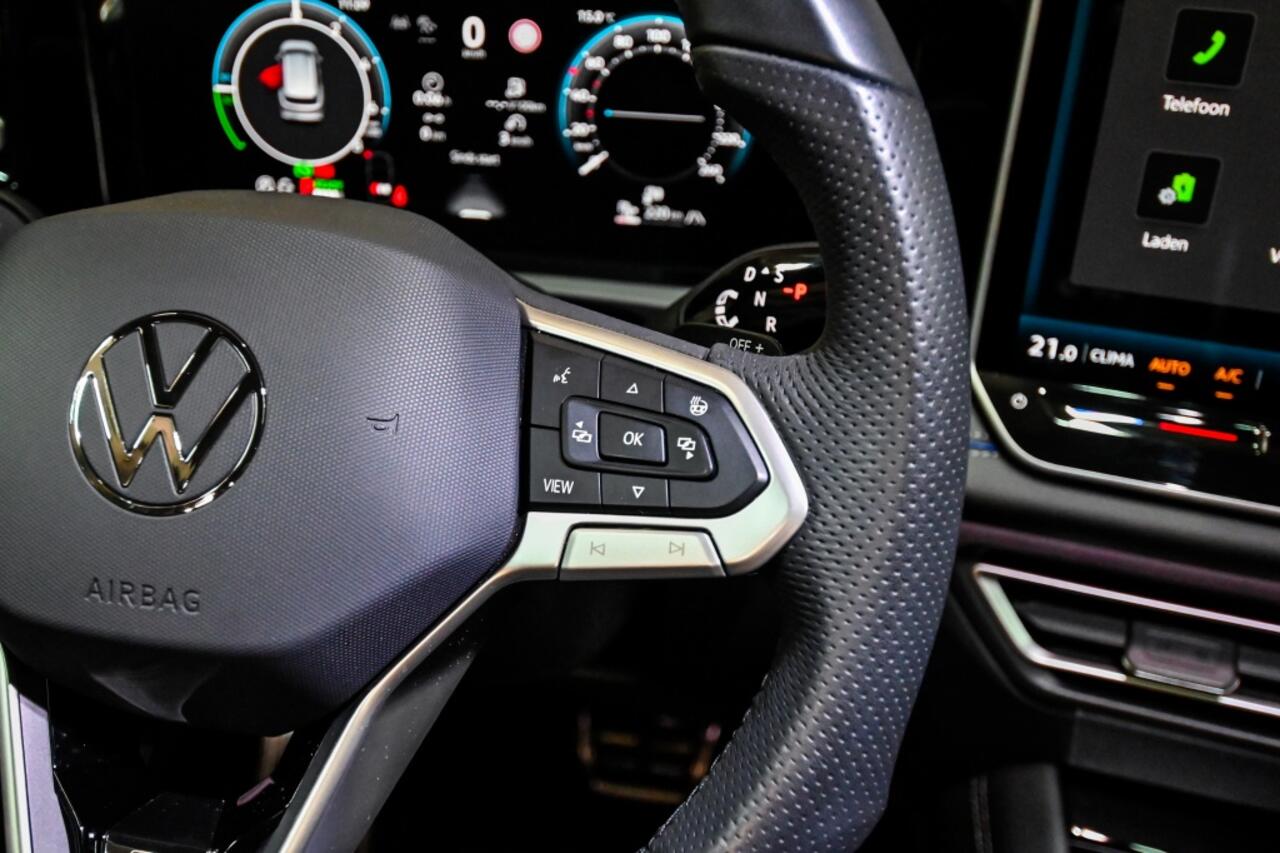 Volkswagen TIGUAN 1.5 eHybrid R-Line | 272 PK | PANO | STOELVERWARMING | STUURVERW