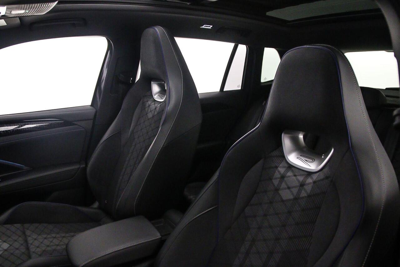 Volkswagen TIGUAN R-Line Edition 1.5 eTSI 150pk DSG Automaat Trekhaak, Adaptive cruise control, 360 camera, Elektrische achterklep, Achteruitrijcamera