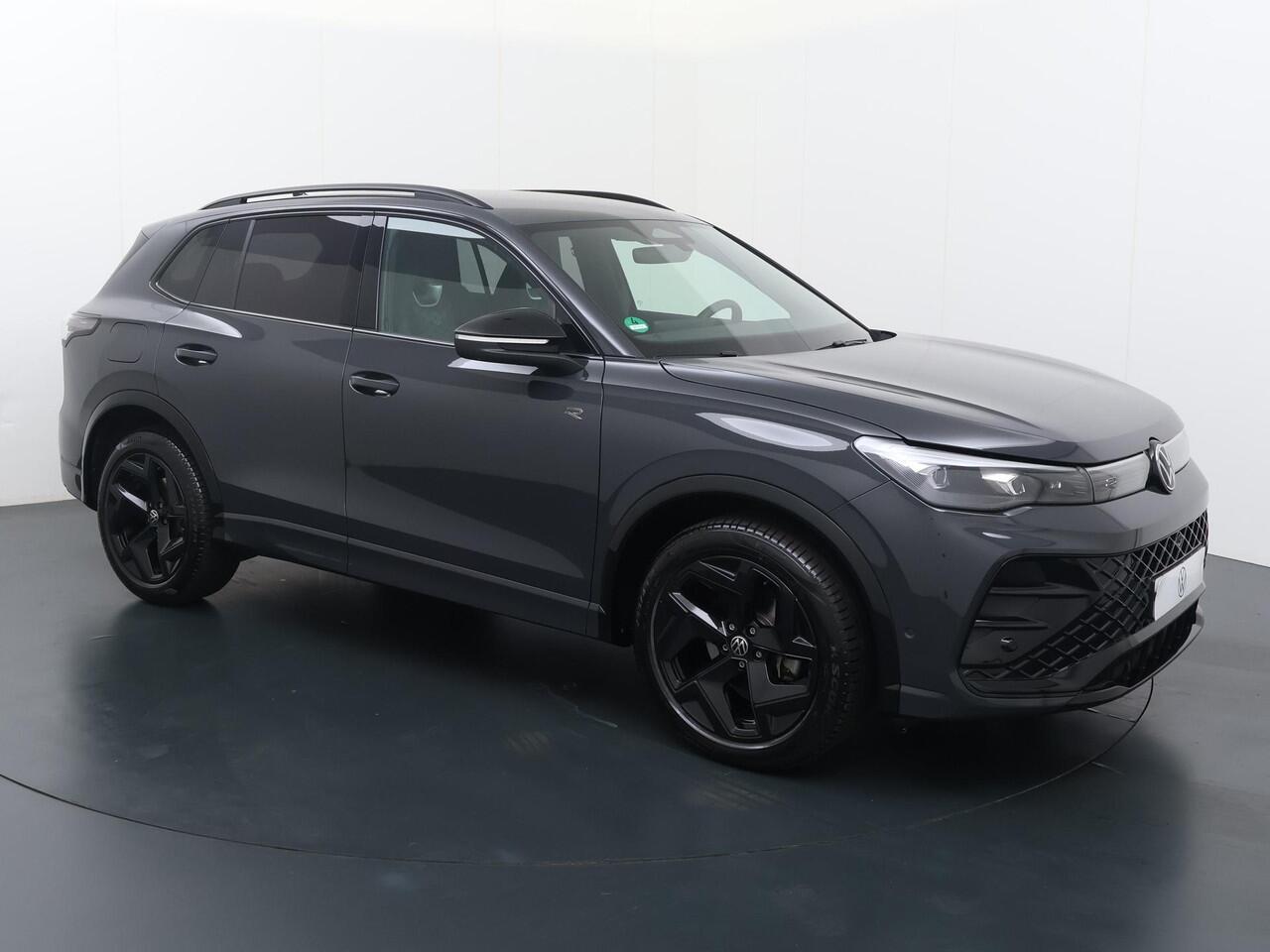 Volkswagen TIGUAN 1.5 eTSI R-Line Edition | 150 PK | Achteruitrij camera | Multifunctioneel stuurwiel | Trekhaak | Stoelverwarming | R-line |