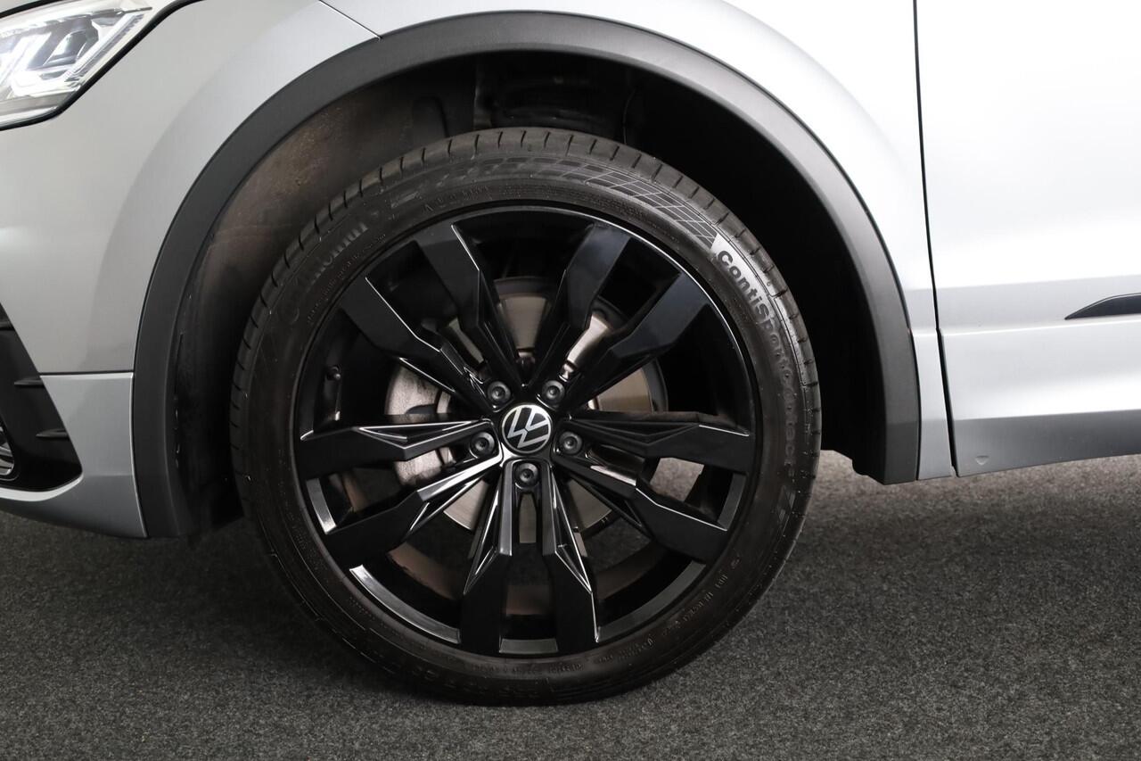 Volkswagen TIGUAN Allspace 1.5 TSI R-Line Business 7p. 150 pk DSG | Verlengde garantie | Navigatie | Panoramadak | Adaptieve cruise control | Stoelverwarming | Matrix LED koplampen |