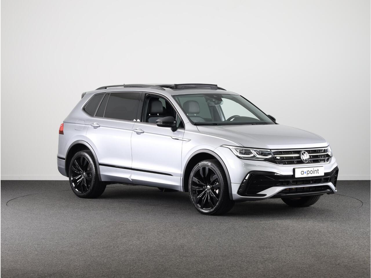 Volkswagen TIGUAN Allspace 1.5 TSI R-Line Business 7p. 150 pk DSG | Verlengde garantie | Navigatie | Panoramadak | Adaptieve cruise control | Stoelverwarming | Matrix LED koplampen |