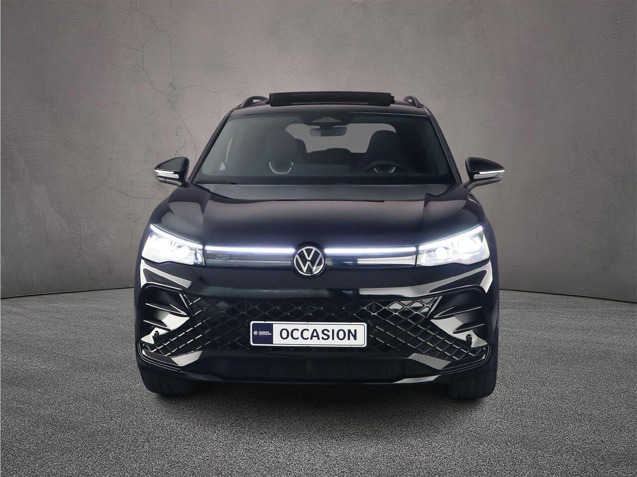 Volkswagen TIGUAN R-Line Edition 1.5 eTSI 150pk DSG Automaat Trekhaak, Panoramadak, Black Style, Adaptive cruise control, Elektrische achterklep, 360 camera, Achteruitrijcamera