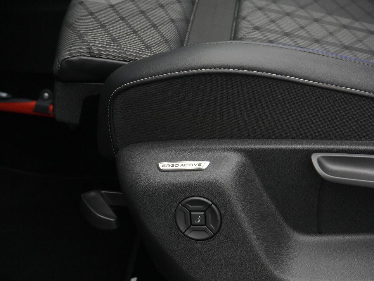 Volkswagen TIGUAN 1.5 eHybrid 204 pk R-Line Edition | Panoramadak | Stoel-/stuurverwarming | Park Assist Plus | Side Assist | Carplay | ergoActive Sportstoelen | 20 inch