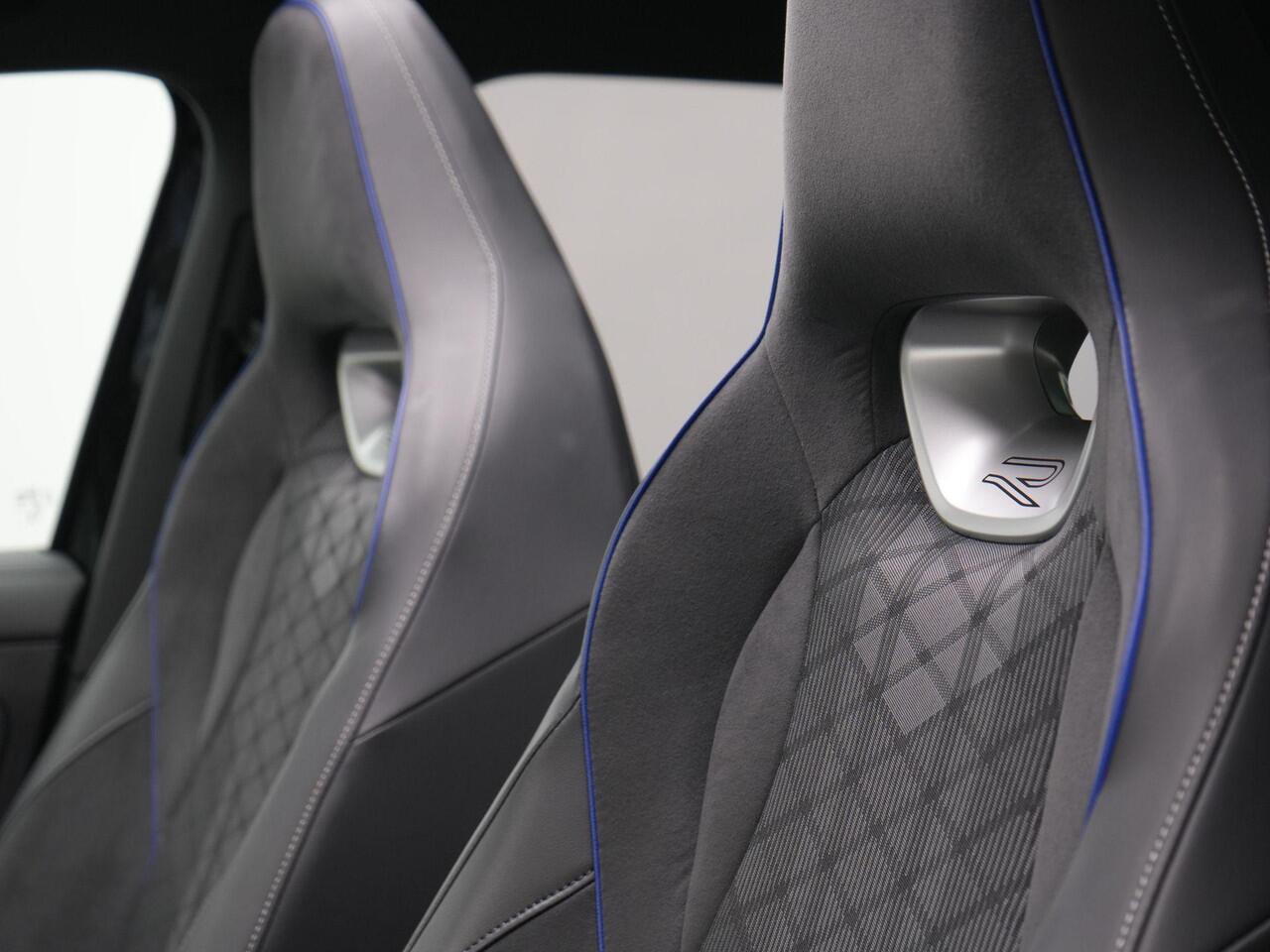 Volkswagen TIGUAN 1.5 eHybrid 272 pk R-Line Edition | Panoramadak | Stoel-/stuurverwarming | Standkachel | Park Assist | Side Assist | ErgoActive bestuurdersstoel | 20 inch