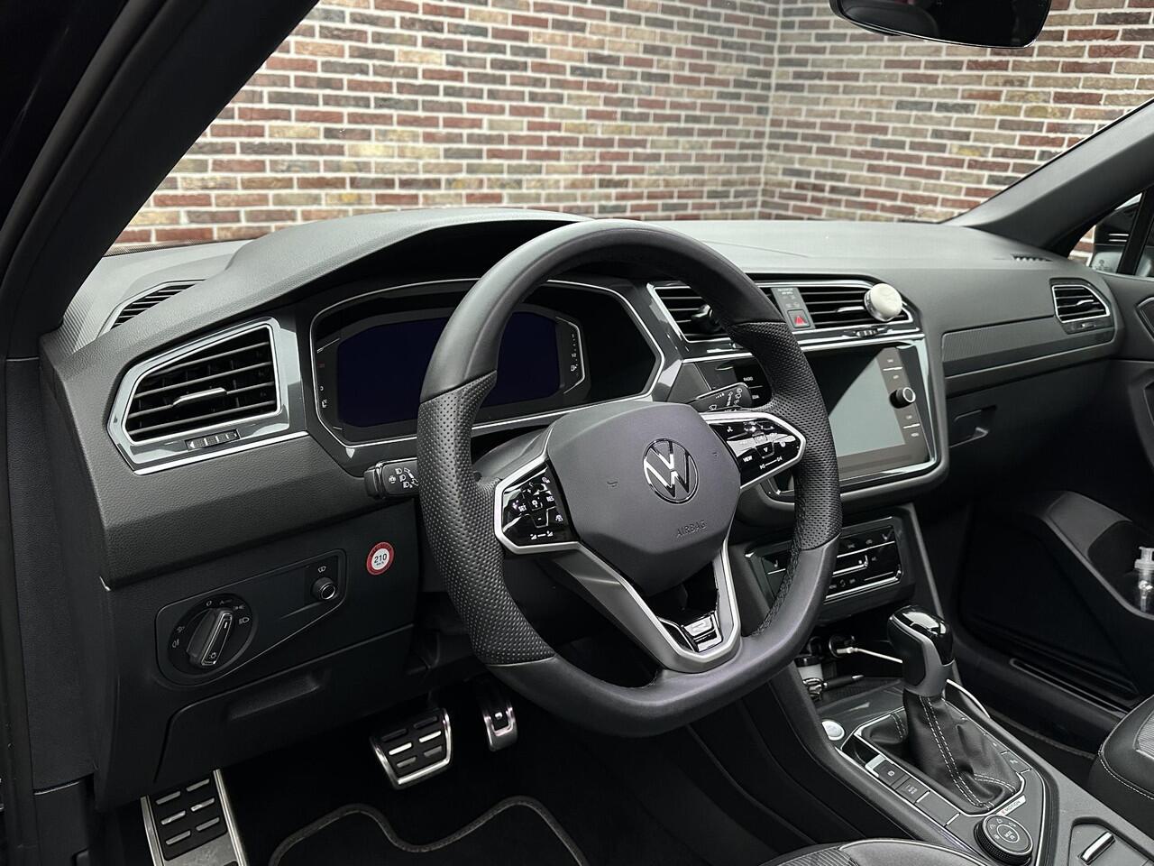 Volkswagen TIGUAN 2.0 TSI 4Motion R Line Allspace Panorama IQ Headup Trekhaak 7P