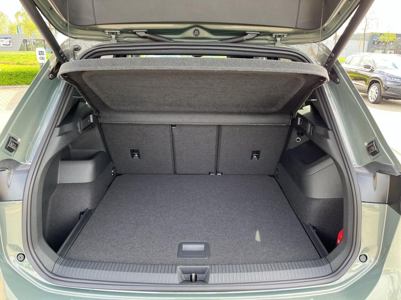 Volkswagen TIGUAN 1.5 eTSI R Line | 150Pk | Leder | Pano dak | HUD | Trekhaak | ERGO Active | Verwarmde/geventileerde Sportstoelen