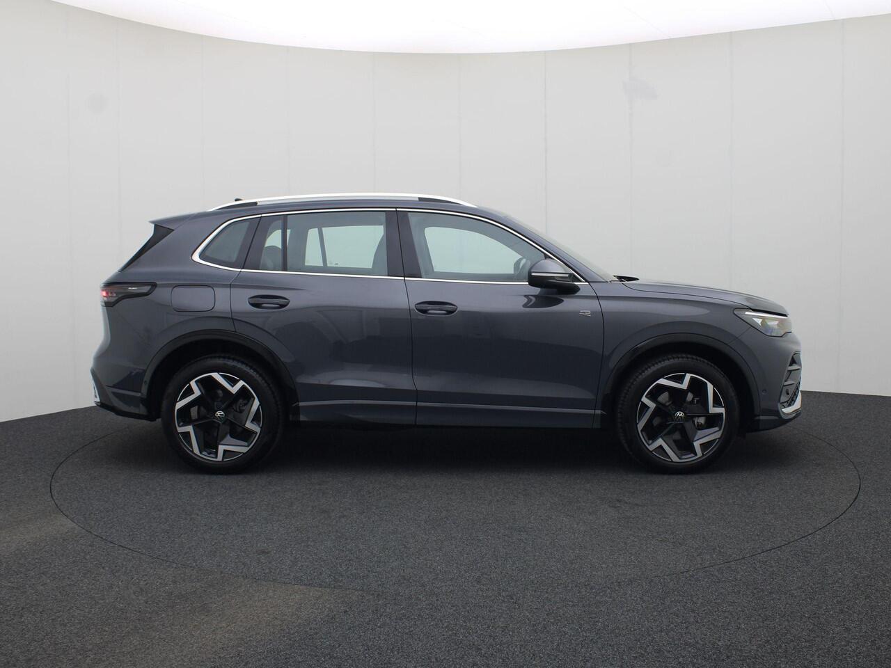 Volkswagen TIGUAN 1.5eTSI/150PK DSG R-Line Edition · 360 Camera · Keyless · IQ.Light · Head-up display · Apple/Android Car Play · Garantie t/m 11-09-2026